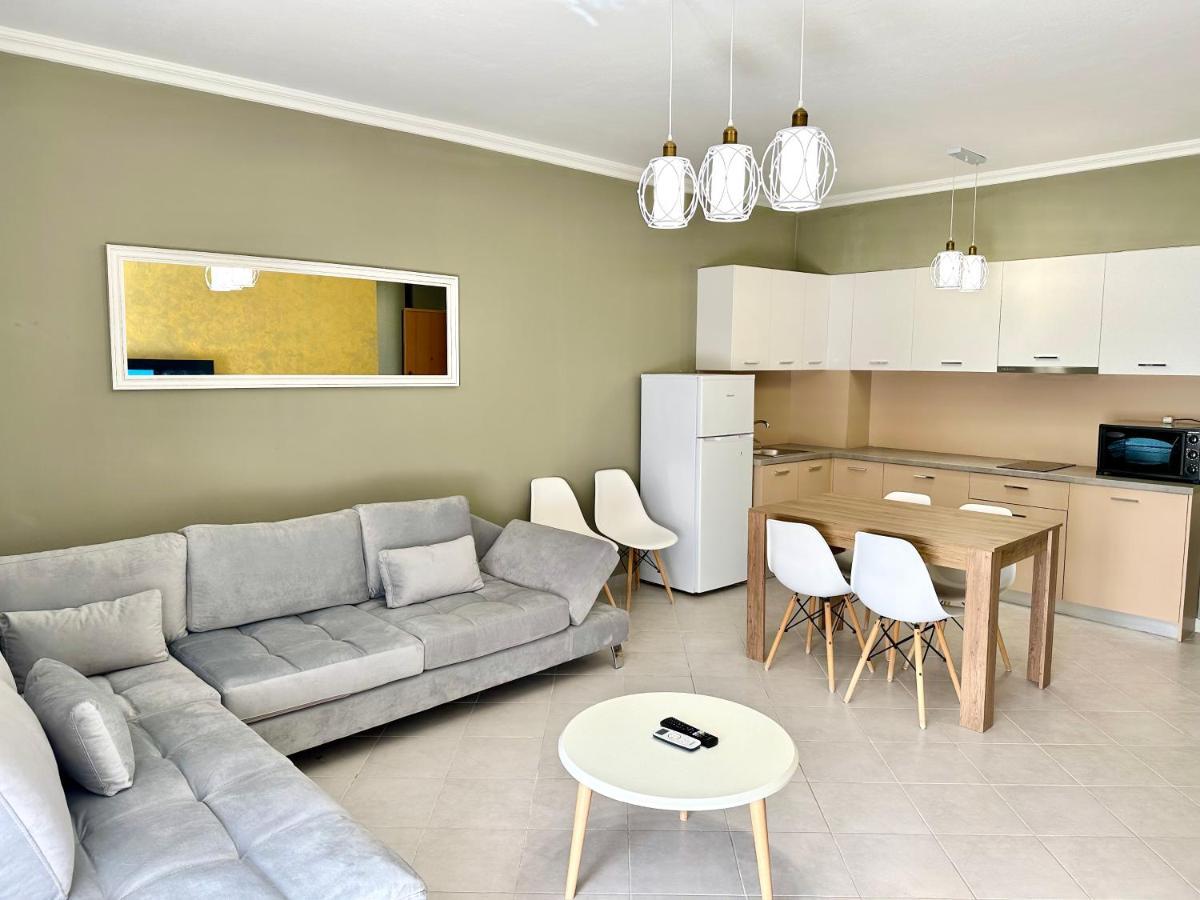 Family Suite Residence Vlorë エクステリア 写真