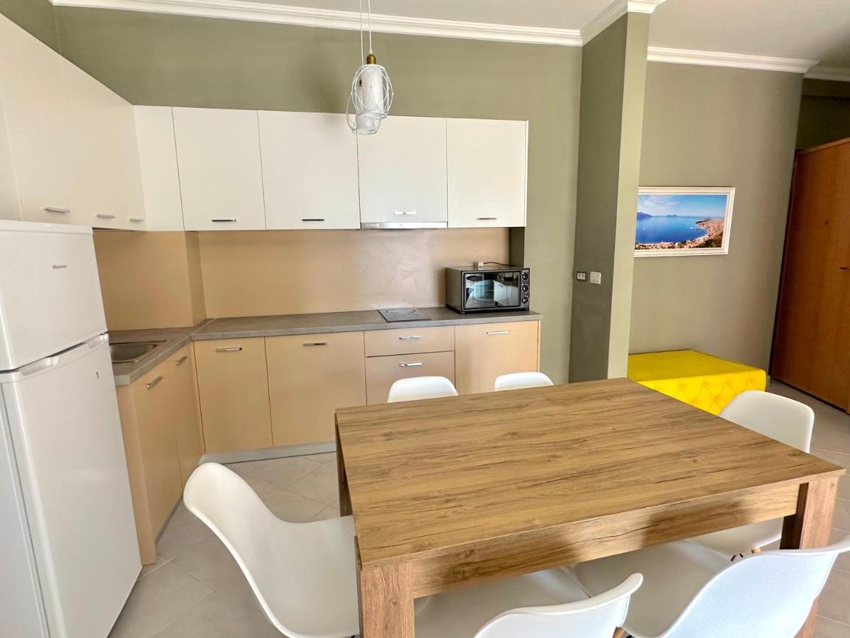 Family Suite Residence Vlorë エクステリア 写真
