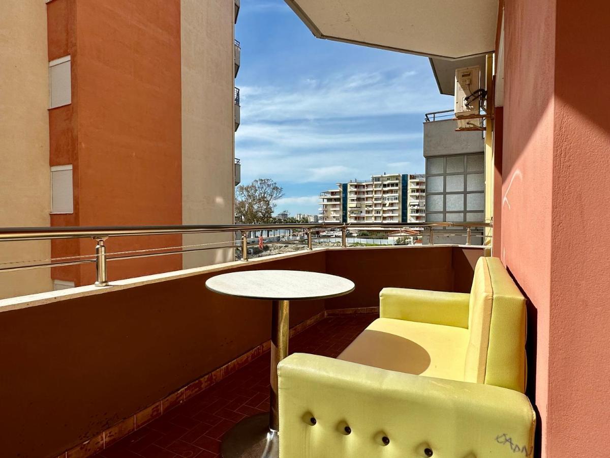 Family Suite Residence Vlorë エクステリア 写真