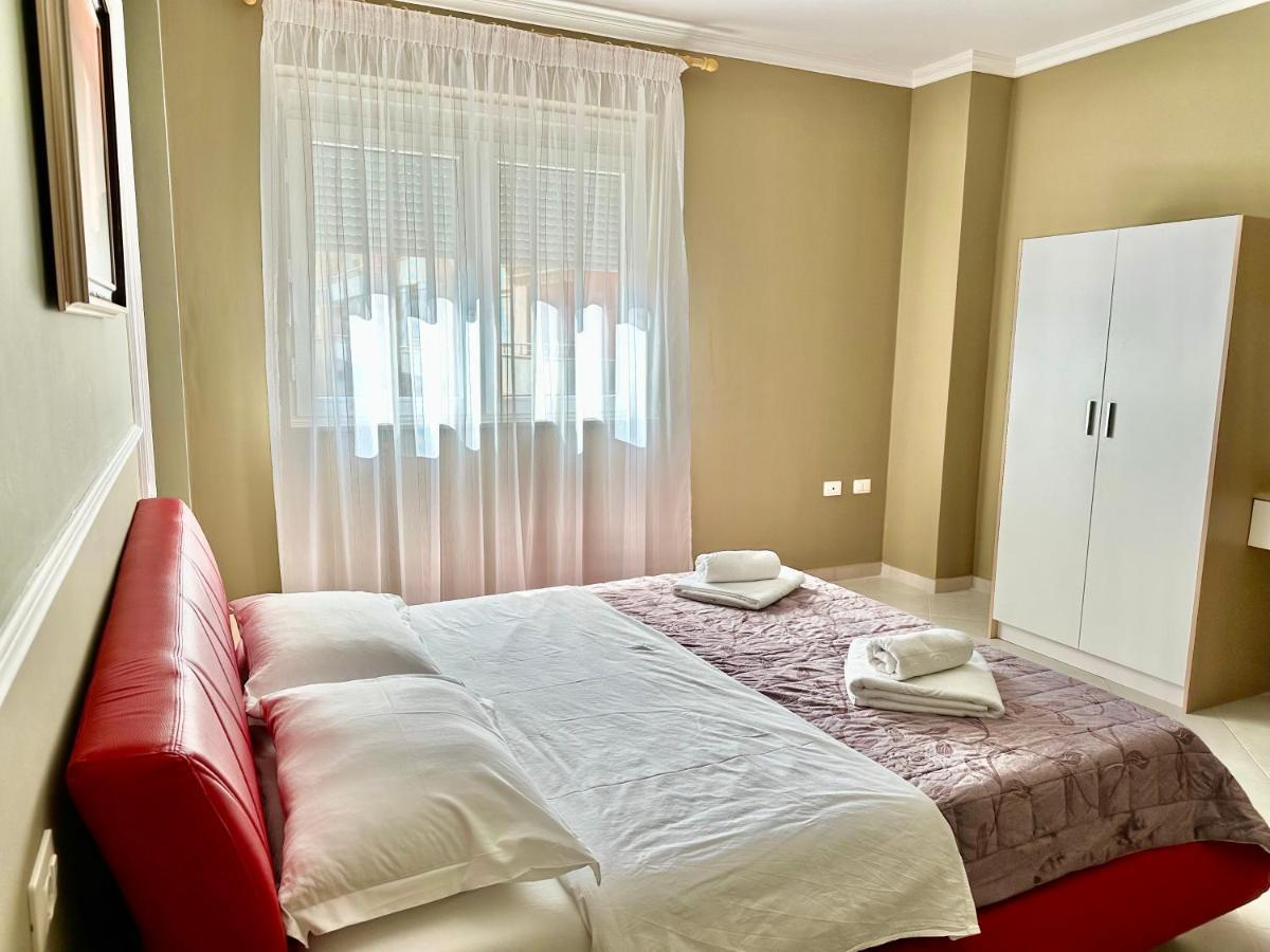 Family Suite Residence Vlorë エクステリア 写真