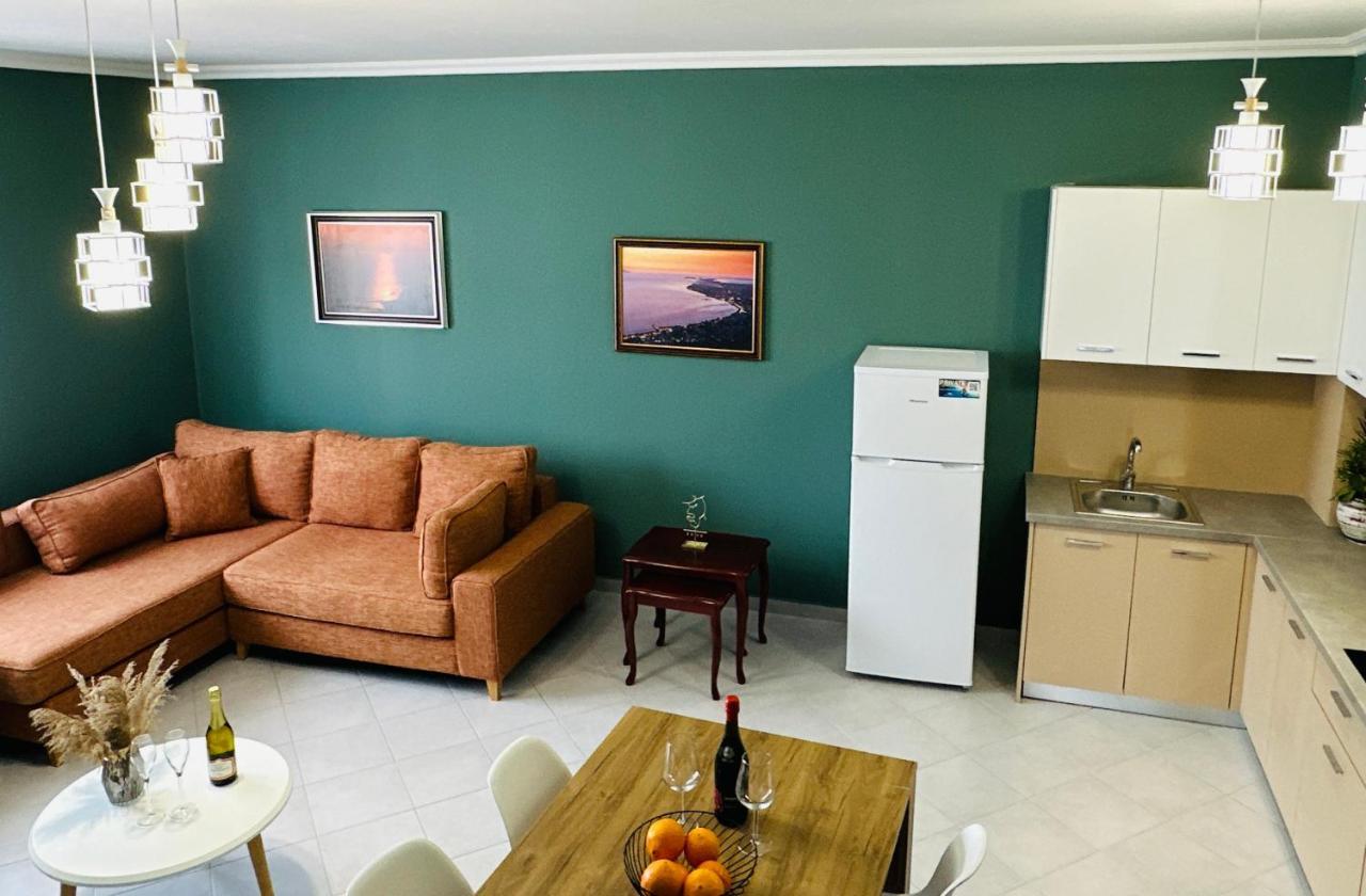 Family Suite Residence Vlorë エクステリア 写真