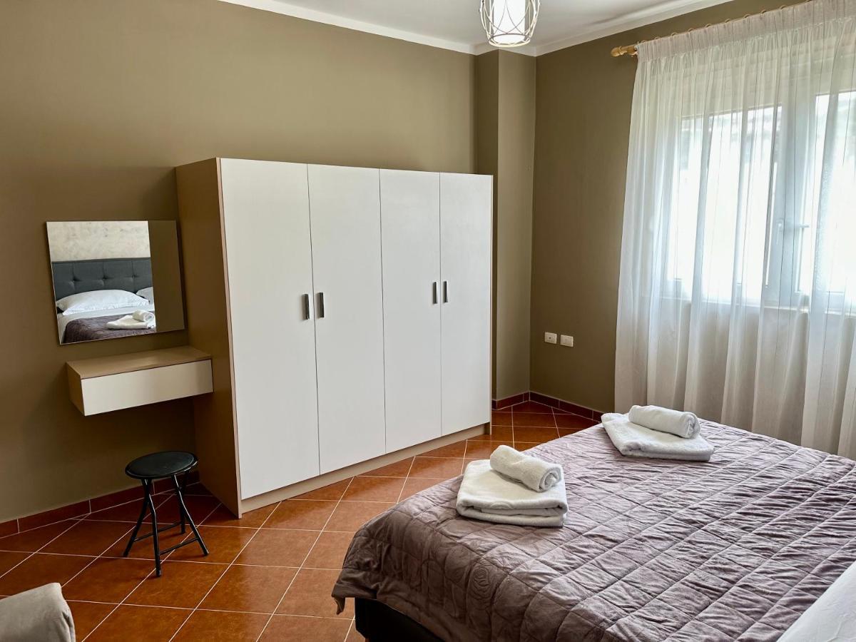 Family Suite Residence Vlorë エクステリア 写真