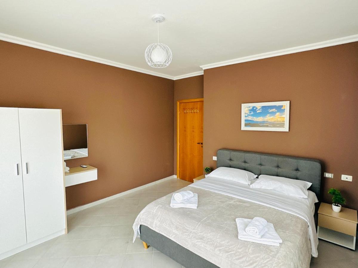 Family Suite Residence Vlorë エクステリア 写真