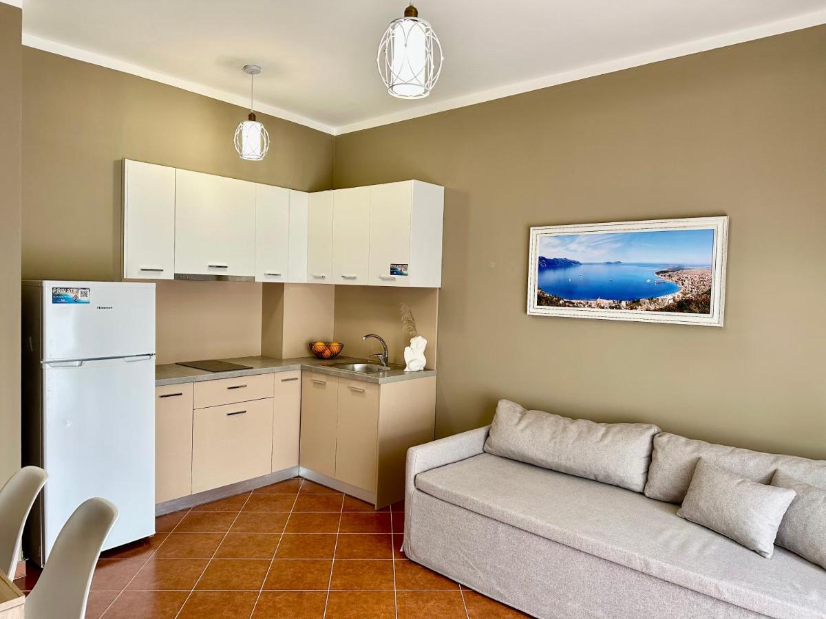 Family Suite Residence Vlorë エクステリア 写真