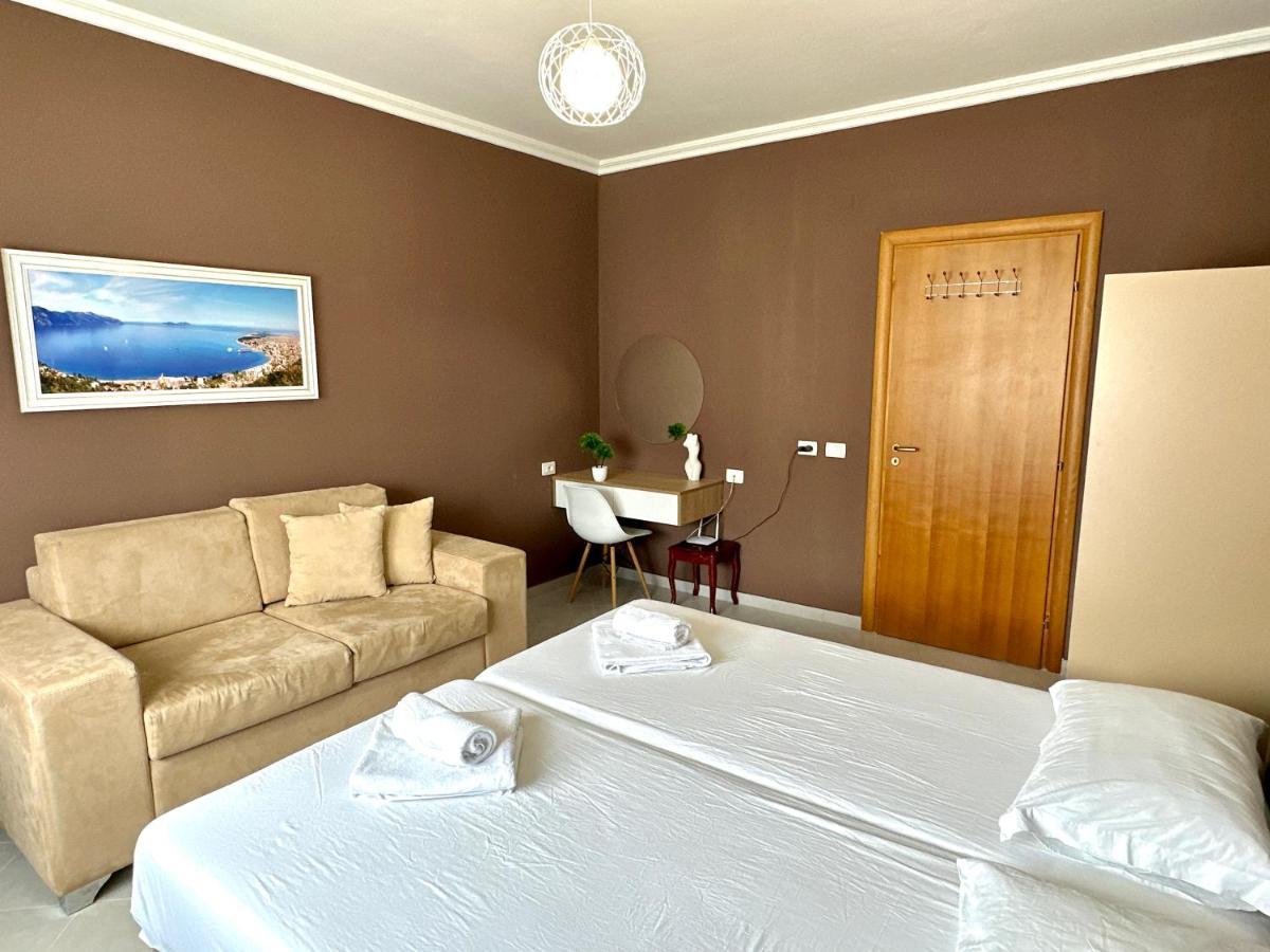 Family Suite Residence Vlorë エクステリア 写真