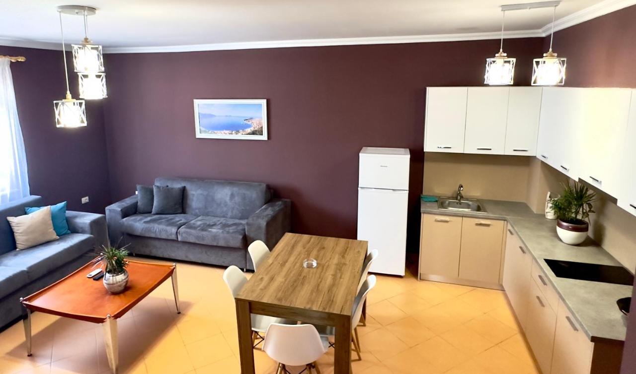 Family Suite Residence Vlorë エクステリア 写真