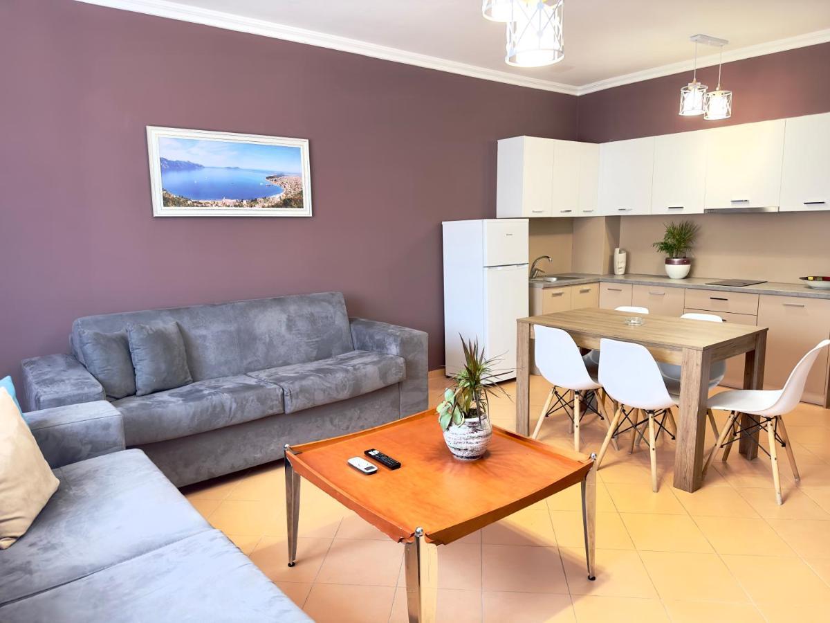 Family Suite Residence Vlorë エクステリア 写真