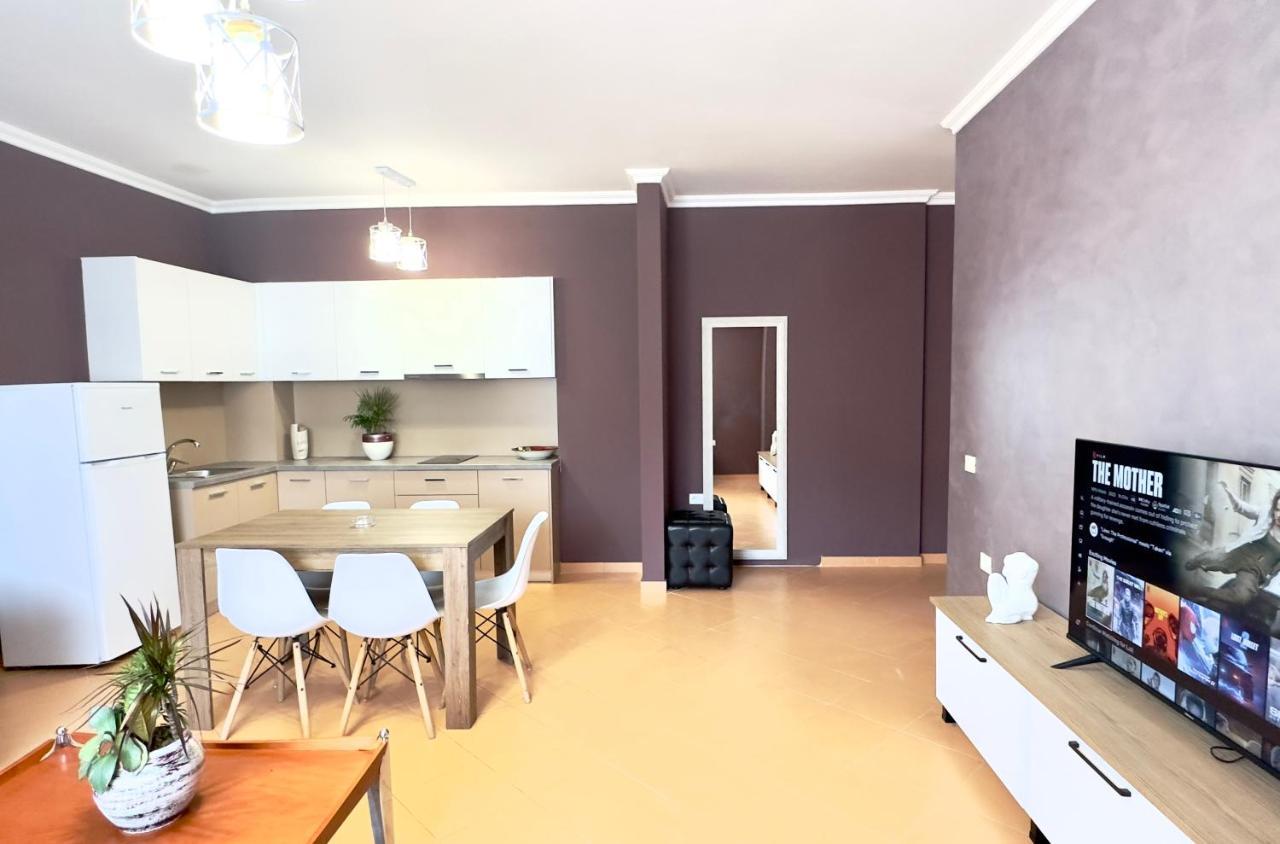 Family Suite Residence Vlorë エクステリア 写真